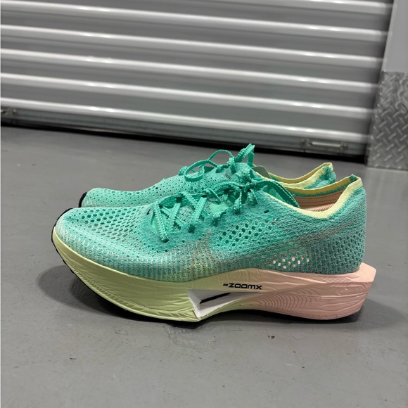Nike ZoomX Athletic Shoes - Mint Green and Pastel Pink - Picture 6 of 10